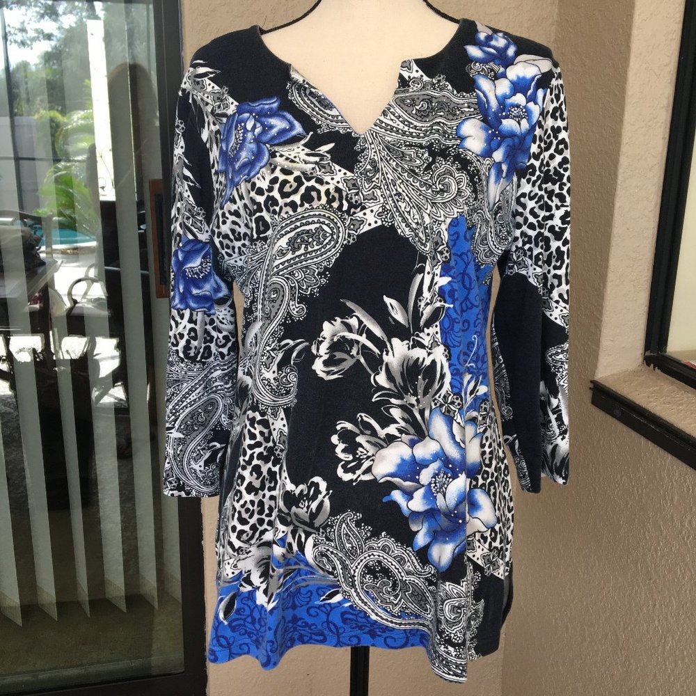 Karen Scott Floral/Paisley Top w/Embellishments